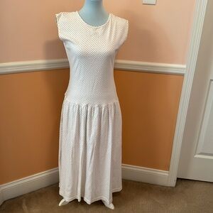 Sleeveless polka dot maxi dress